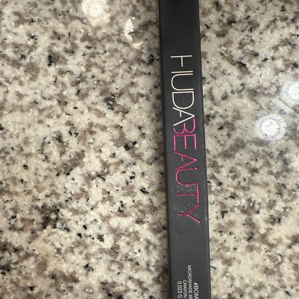 HUDA BEAUTY Lip Contour 2.0 Matte Lip Liner – Pink Shade – Brand New